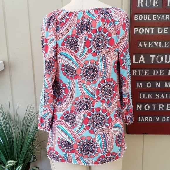 Crown & Ivy | XS embroidered sleeves & front panel - Picture 5 of 10